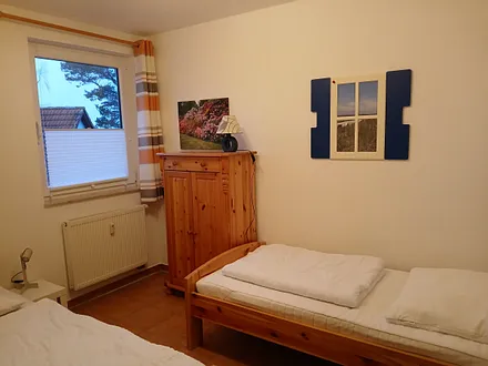 2. Schlafzimmer mit 2 Einzelbetten