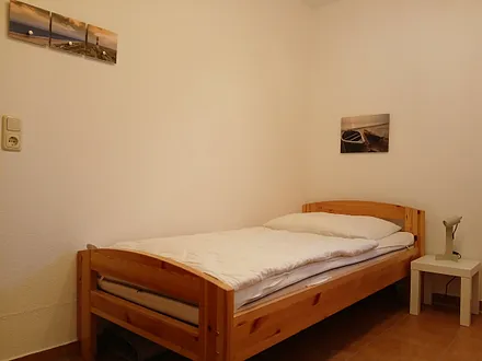 2. Schlafzimmer