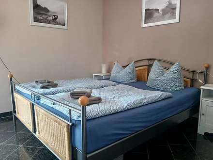 Doppelbett Fewo. Ostseerauschen