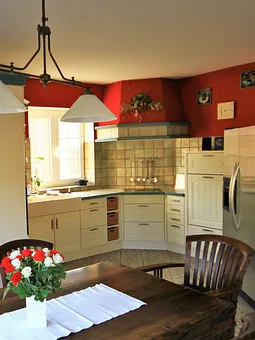 Küche mit Backofen,Mikrowelle,Geschirrspüler