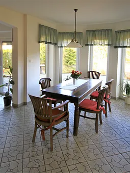 Essbereich, Zugang zur Terrasse und Garten