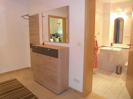 Flur mit Zugang 2. Bad