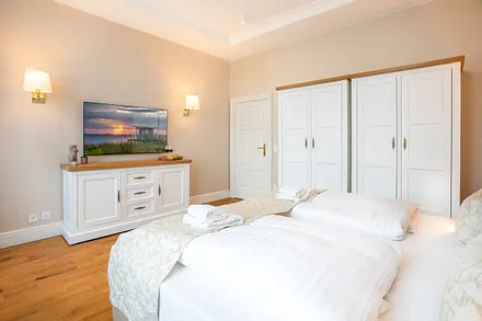 1. Schlafzimmer mit Doppelbett