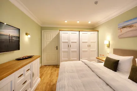 1. Schlafzimmer mit Doppelbett