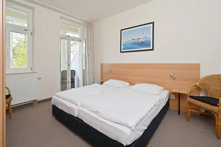 Schlafzimmer 1 Doppelbett 180 cm * 200 cm Wohnung 5