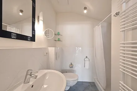 Badezimmer 1 mit Dusche