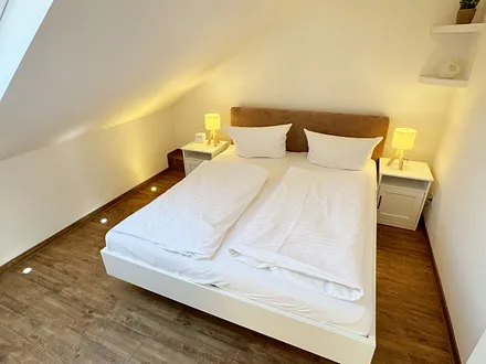 2. Schlafzimmer mit Doppelbett