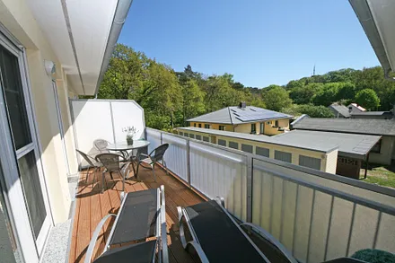bestuhlter Balkon
