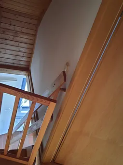 Sicherungstür in der 1. Etage vor der Treppe