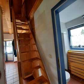 Treppe in die erste Etage mit den Schlafräumen