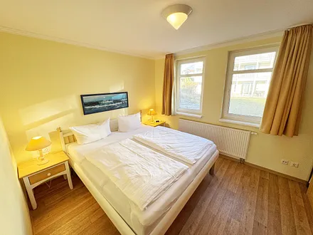 Hauptschlafzimmer mit Doppelbett