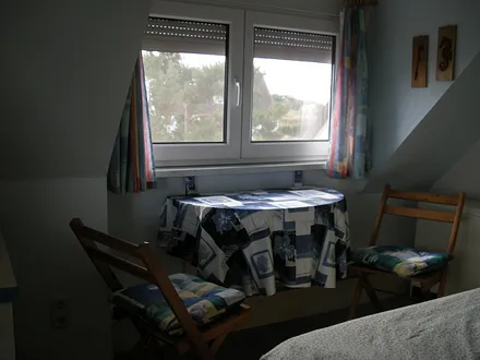 Sitzgelegenheit im Schlafzimmer (1. OG)