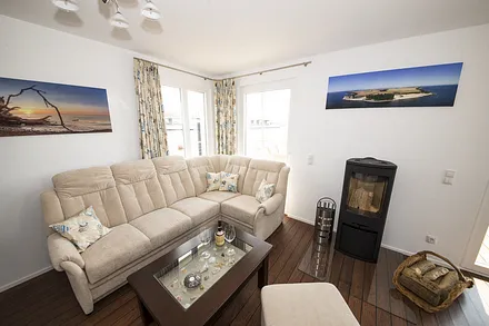 Gemütliche Couch für bis zu 6 Personen