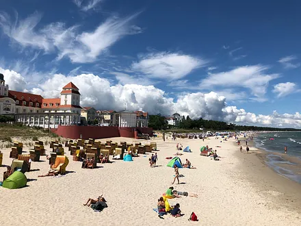 Der Ostseestrand von Binz. Keine 10 Minuten zu Fuß dahin.