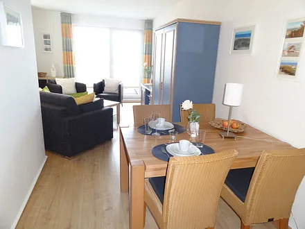 gemütliche Sitzecke mit  hochwertiger Schlafcouch (1,40x2,00mLiegefläche)