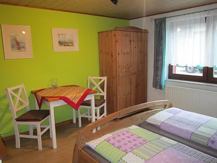 Essecke mit Kleiderschrank