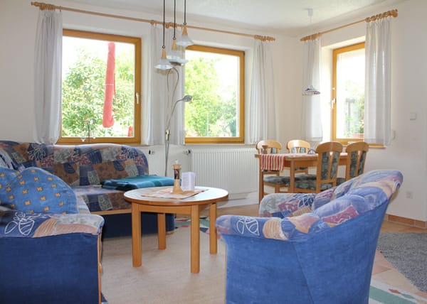 Ferienhäuschen im Garten mit WLAN - 2-Zimmer-Ferienwohnung