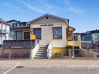 Bild: "uns lütt Huus"  strandnah