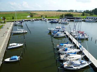 Bild: Residenz am Wasser mit Panoramawasserblick