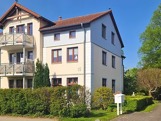 Bild: Haus auf der Höhe