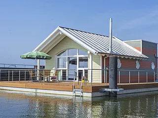 Bild: Schwimmendes Haus "Hiddensee"