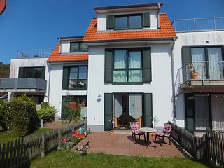 Bild: FeWo Lerche mit Terrasse und kleinem Garten