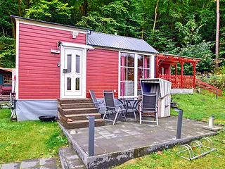 Bild: nachhaltiges Tiny House Strandwagen mit Terrasse