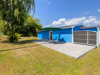 Bild: Blauer Bungalow