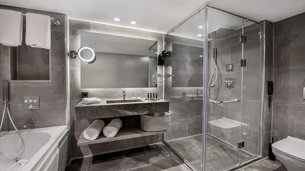 The toilet in Historia Nile Cruise, Historia Nile Cruise