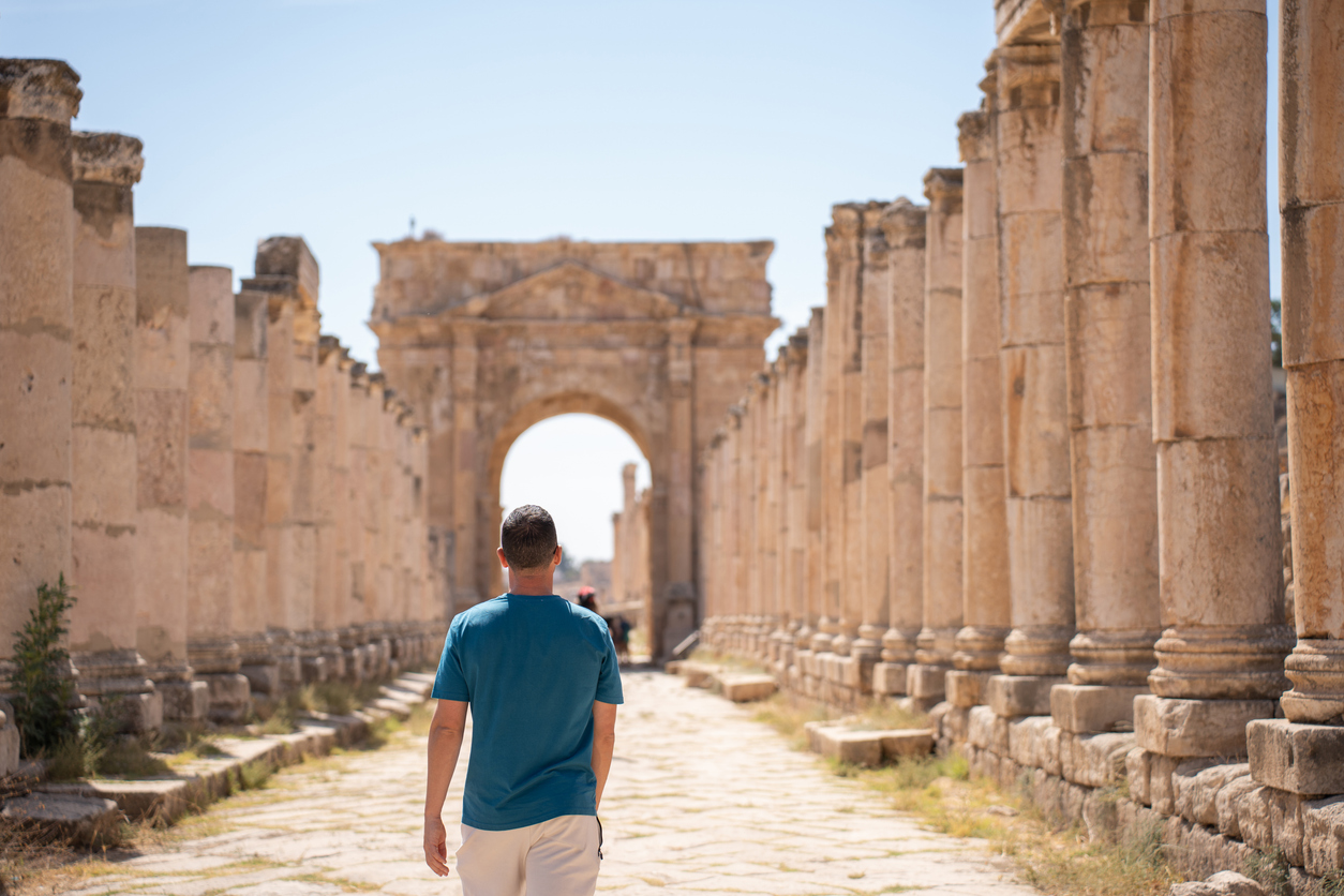 Cairo and Jordan Tour Tourist visiting the ruins of the city of Jerash, Cairo and Jordan Tour