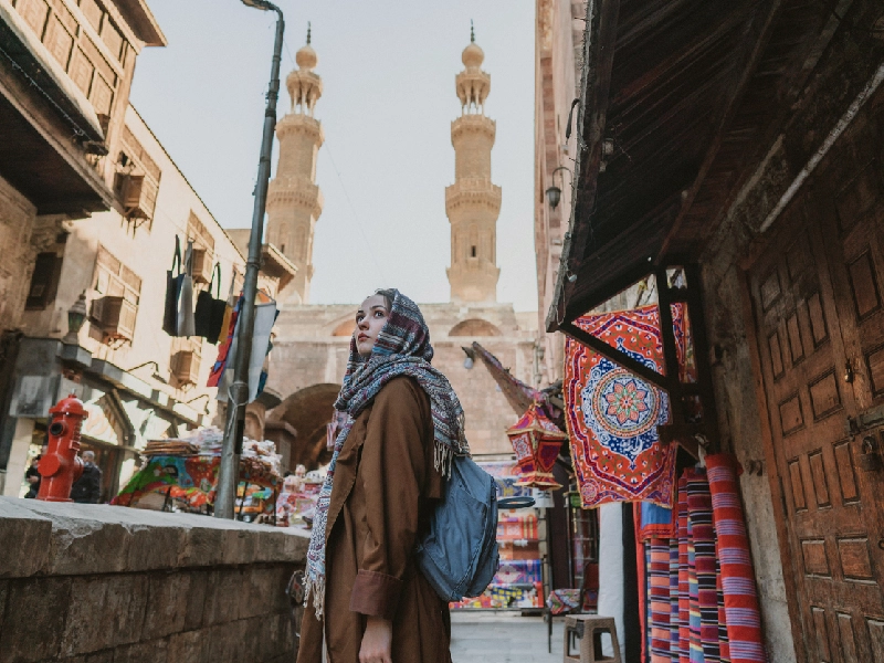 Una donna nella quartiere di Al-zhar nel Cairo, il cairo cosa vedere
