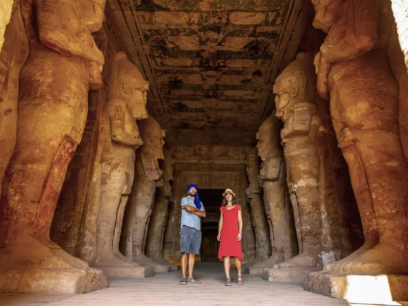 donna e uomo nel Tempio di Abu simbel, tempio abu simbel 