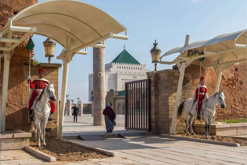 Piazza Mohamed V a Casablanca: Il Cuore della Città Bianca