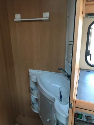 badevask v seng og toilet
