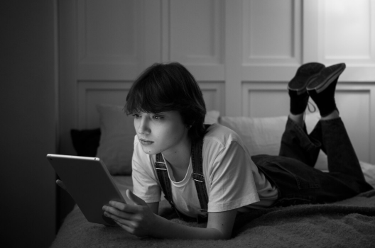 Dijital İlişkiler Yalnızlığa Çare Oluyor Mu? - Psk. Pırıl Kurt