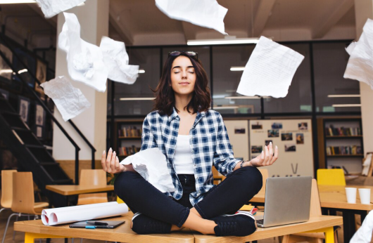 Günlük Stres Yönetimi: Zihnin Yükünü Hafifletmek Mümkün mü? - Uzm. Psk. Meliha Karayay