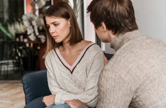 Partnerlerden Biri Neden Hep Ayrılığı Gündeme Getirir? - Uzm. Kl. Psk. Zeynep Bülbül