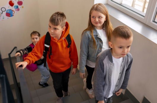 cocugun-okula-adaptasyonu-ve-cocuga-yaklasim-onerileri-uzm-psk-esra-ozel