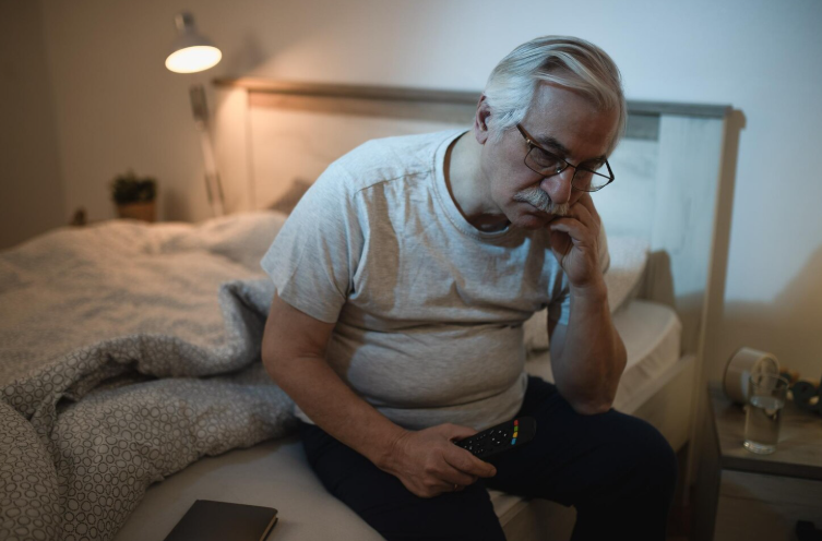 Gece Mide Yanmasına Dikkat: Uykudan Uyandıran Yanma Hissi Gastrit, Ülser ve Daha Fazlasının Habercisi Olabilir - Doç. Dr. Mehmet Önder Ekmen