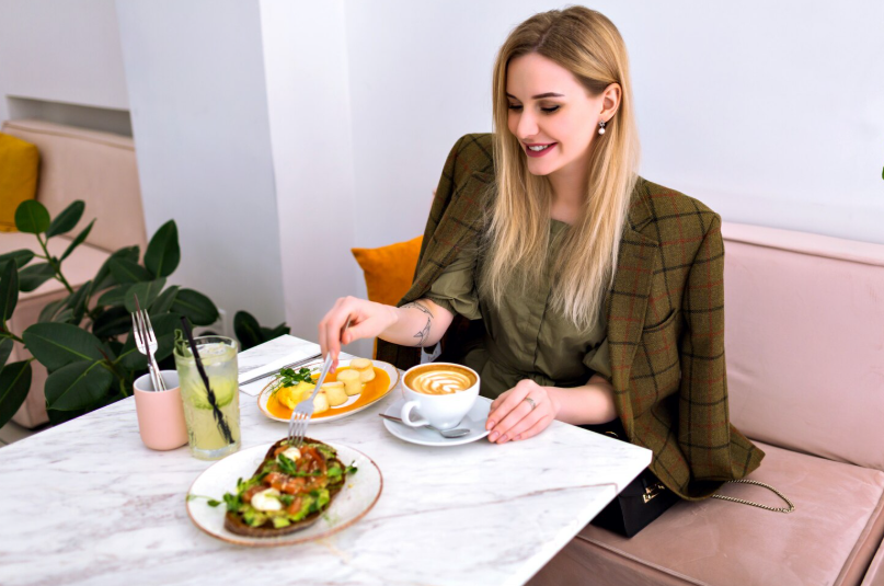 Dışarıda Sağlıklı Beslenme Restoran ve Kafelerde Diyet Nasıl Korunur? - Dyt. Melda Gizem Tavukçuoğlu