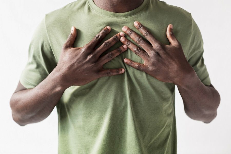 was-hilft-bei-gynaekomastie-krafttraining-co