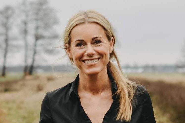 frau-dr-med-dent-nicole-leonhard-im-jameda-interview