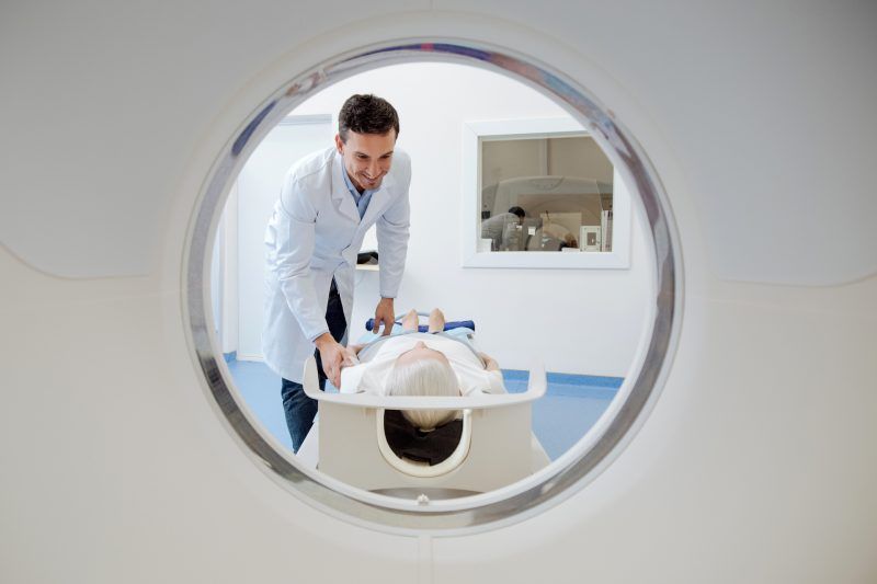 Claustrofobia, resonancia magnética cerrada y tomografía