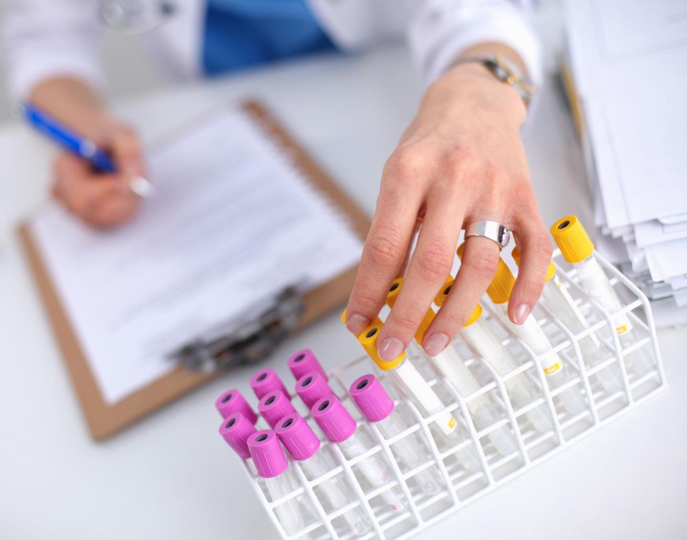 Exame de Cortisol: o que indica o nível alto ou baixo no sangue?