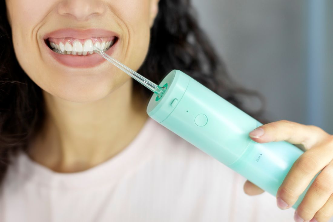 Higiene interdental: hilo, cepillos interproximales o irrigador, ¿qué elegir?