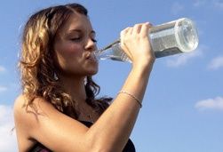 entsaeuerung-des-koerpers-kohlensaeure-wasser