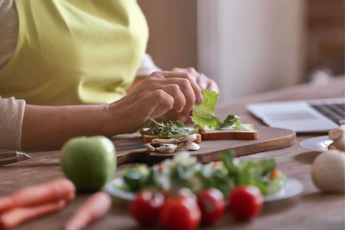 Menopoz Döneminde Beslenme ve Önerilen Destekler