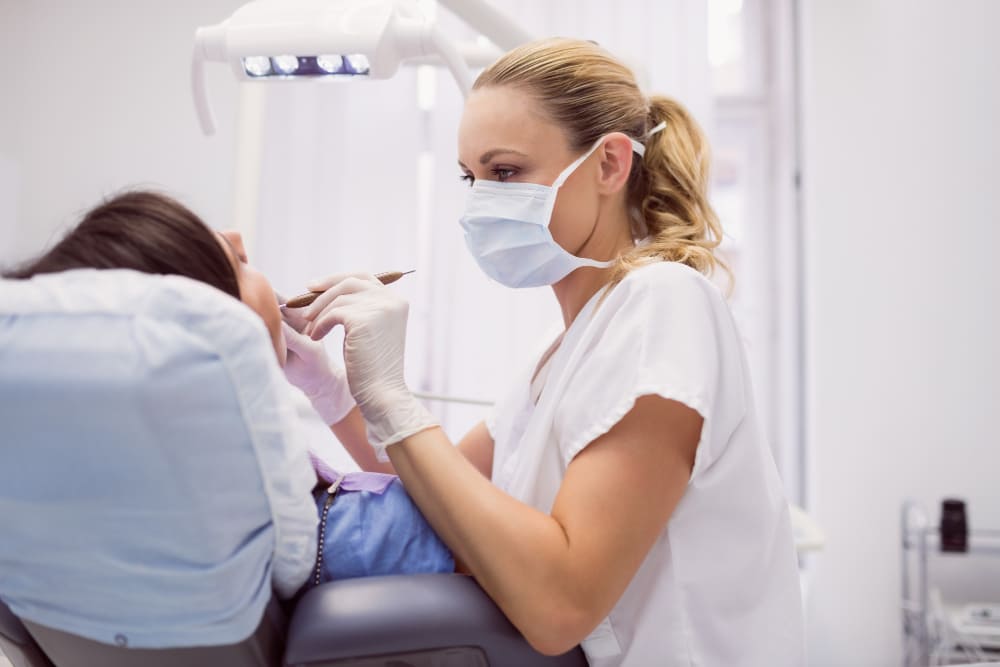 Sensibilidad por blanqueamiento dental: cómo prevenirla antes del tratamiento