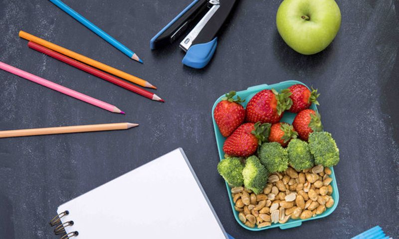 Sınav Döneminde Beslenme Stratejileri: Odaklanmayı Arttıracak Besinler ve Takviyeler