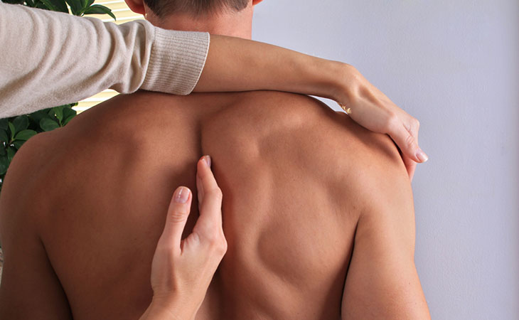 Manipolazioni della colonna vertebrale